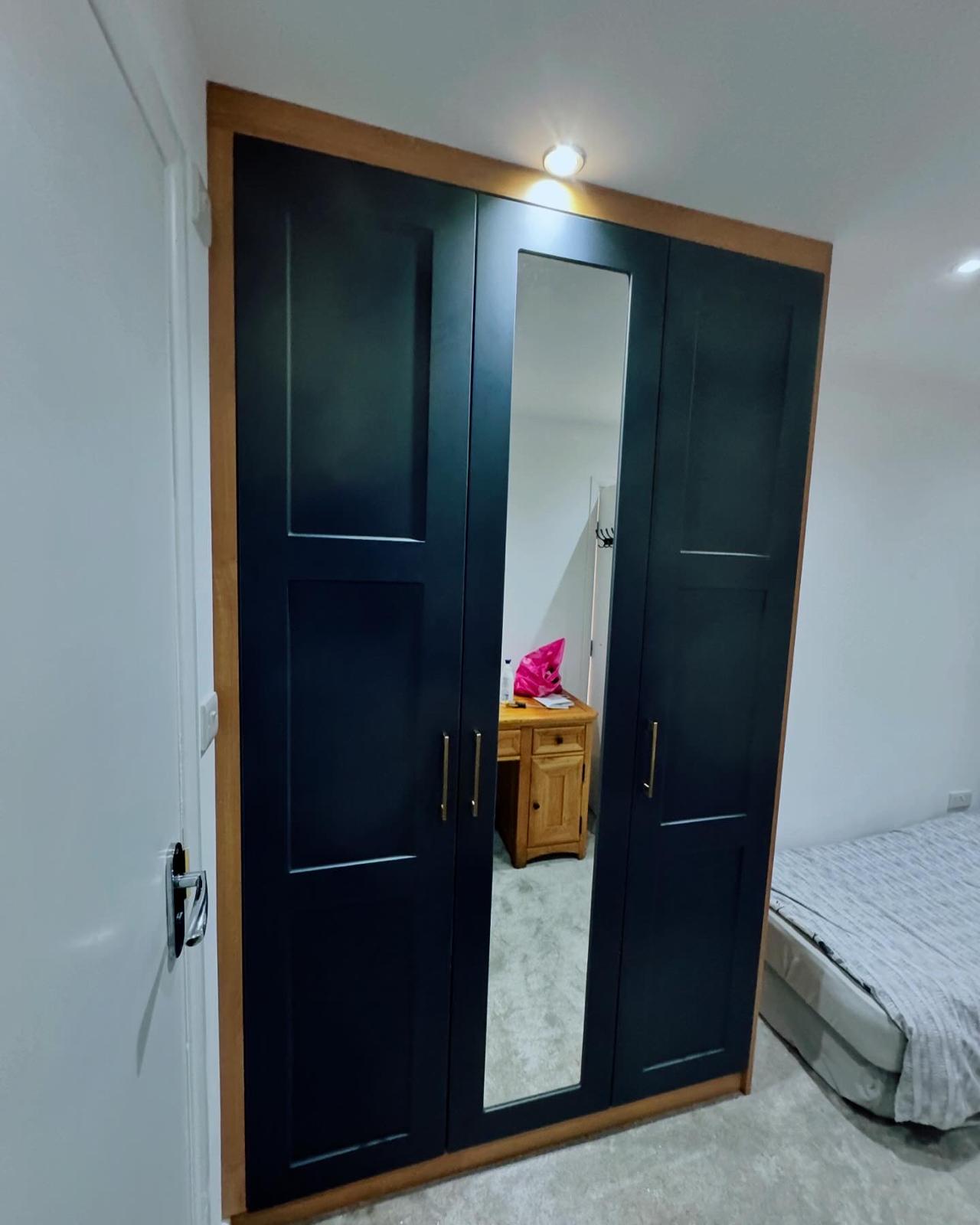 FITTED WARDROBE IN EAST LONDON