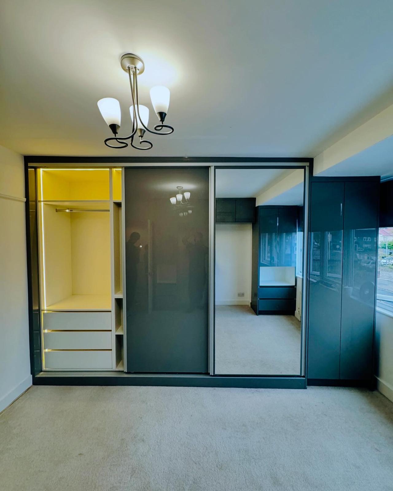 FITTED WARDROBE IN EAST LONDON