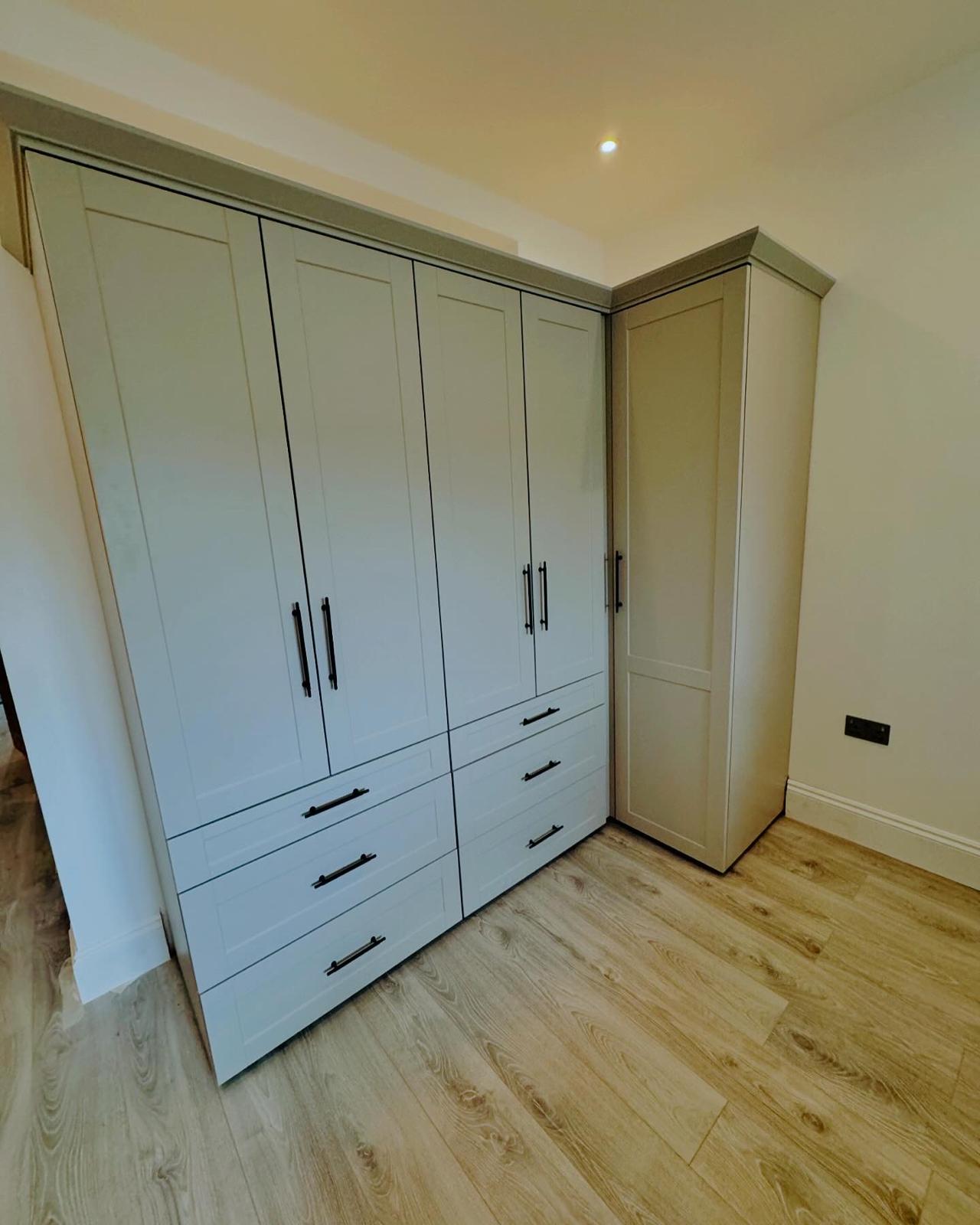 FITTED WARDROBE IN EAST LONDON