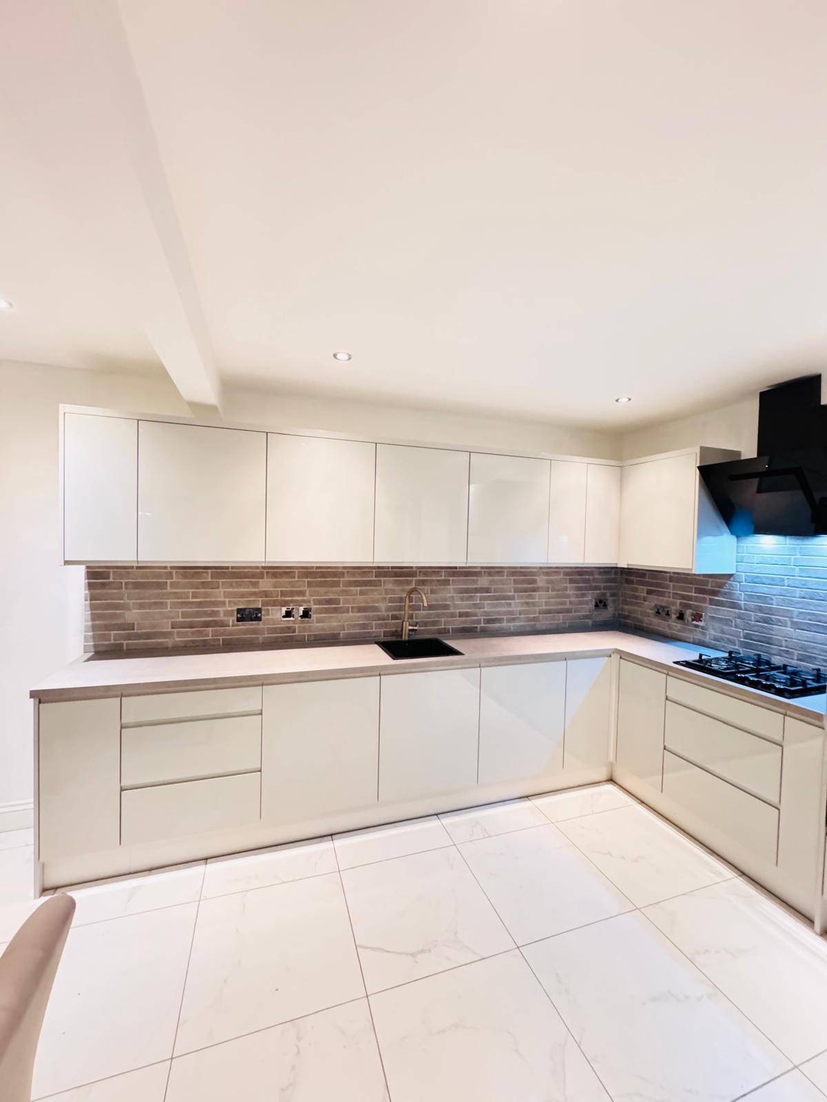 kitchen fitter in dagneham