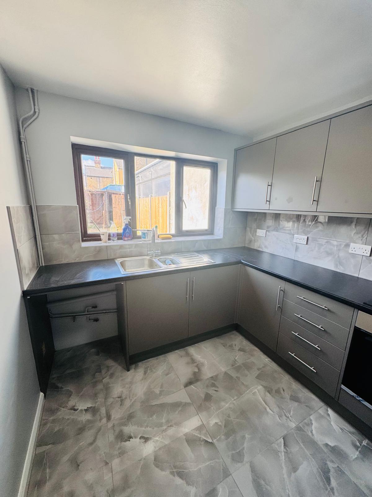 kitchen fitter in dagneham