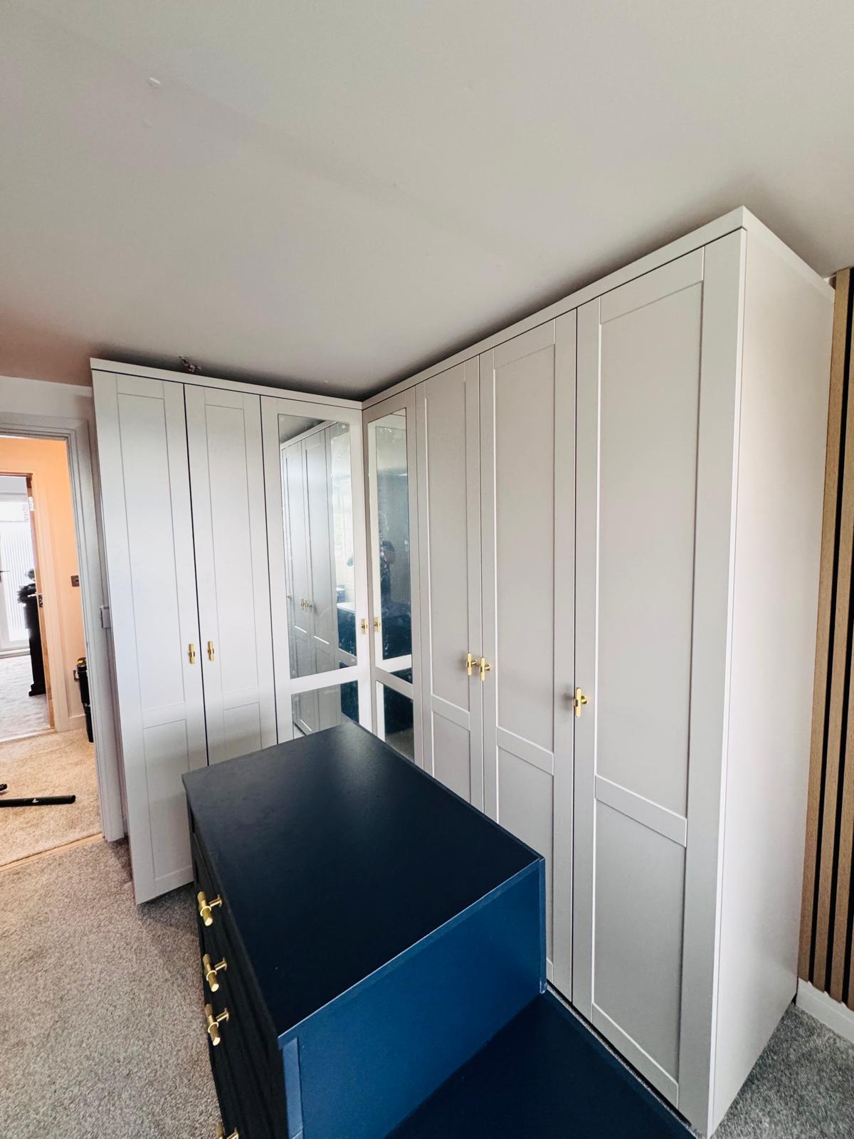  FITTED WARDROBE IN LONDON