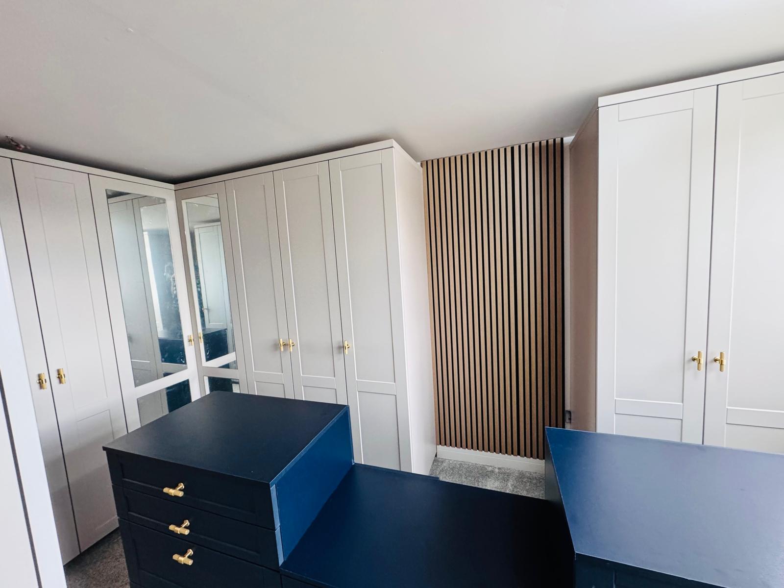  FITTED WARDROBE IN LONDON