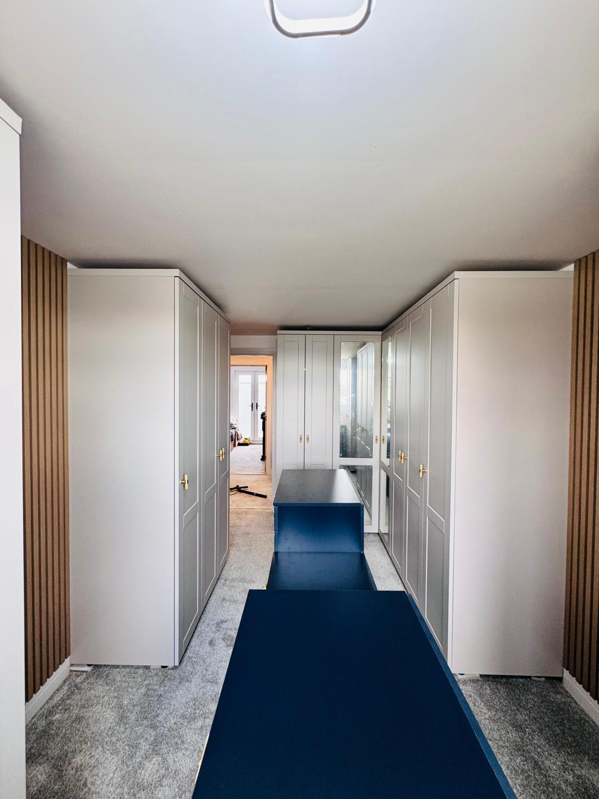  FITTED WARDROBE IN LONDON